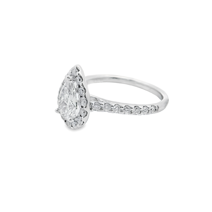 1-ct-sustainable-lab-diamond-pear-shape-halo-diamond-engagement-ring-white-gold-18k-fame-diamonds