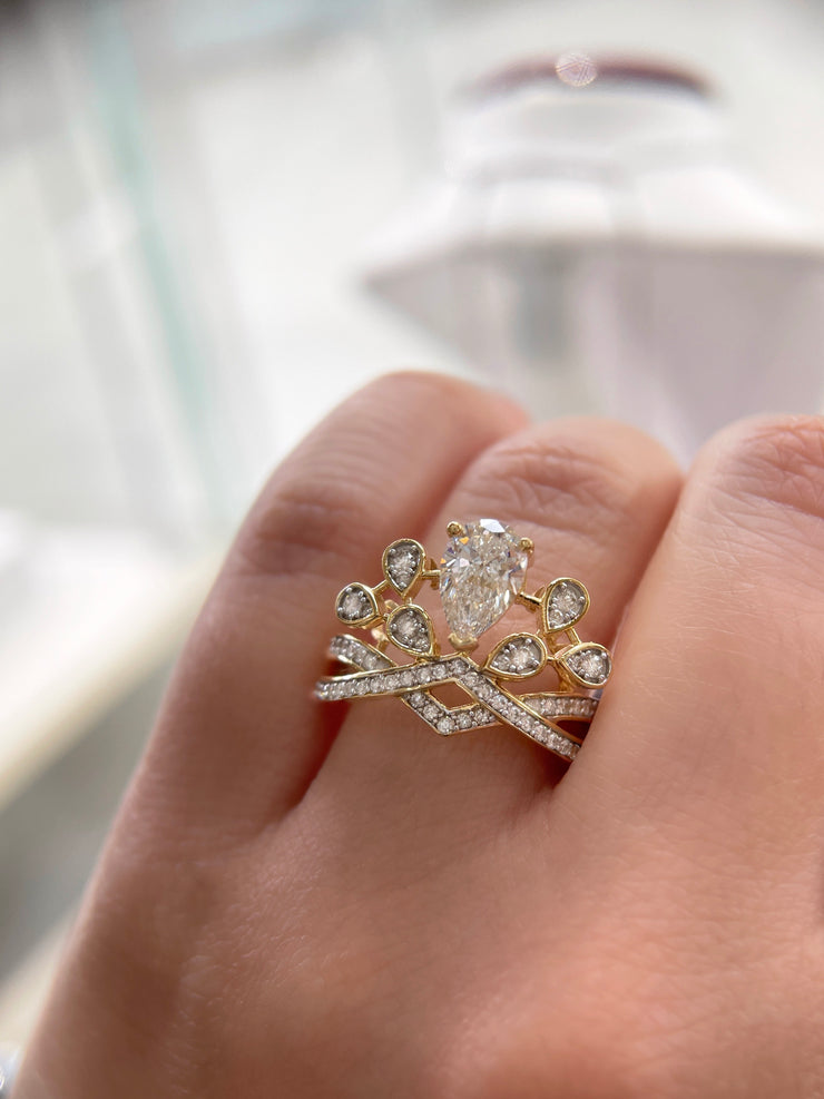 Analyzing image      1-ct-tear-drop-fancy-crown-lab-created-right-hand-ring-fame-diamonds