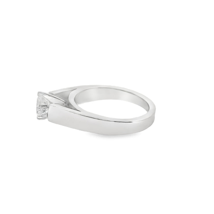 unique-polar-bear-solitaire-engagement-ring-fine-jewelry-store-vancouver-fame-diamonds