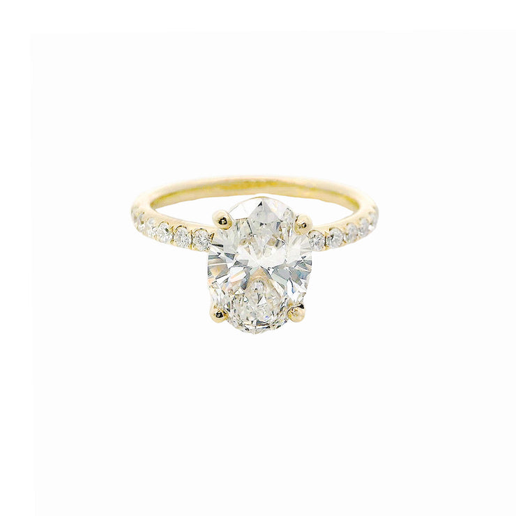 2.00-ct-oval-lab-diamond-solitaire-side-diamond-engagement-ring-18k-yellow-gold-Fame-Diamonds