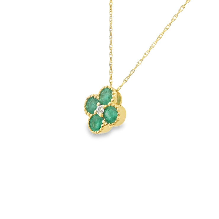 4-leaf-clover-green-emerald-and-diamond-pendant-jewelry-stores-vancouver-Mother's-Day-gift-Fame-Diamonds