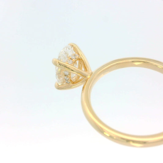 2.00ct Oval Brilliant Diamond ring, 14K Yellow Gold