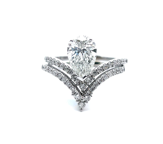 one-of-a-kind-pear-1.61-ctw-pear-cutdiamond-engagement-ring-matching-wedding-ring-Fame-Diamonds
