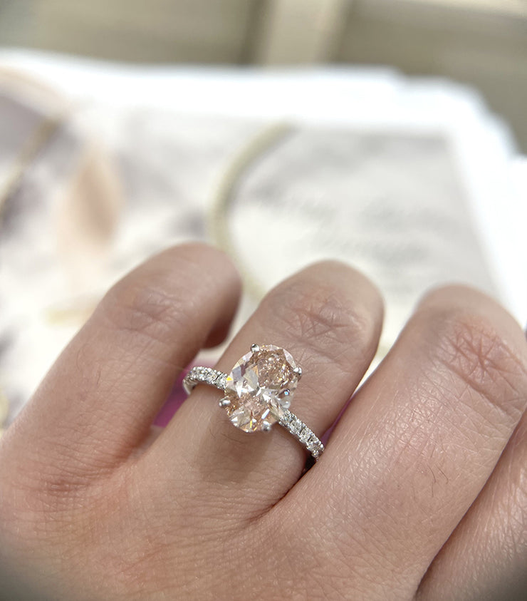 over-2.5ct-oval-fancy-pink-lab-grwon-diamond-engagement-ring-top-seller-2025-Fame-Diamonds