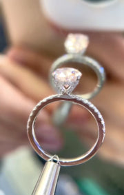over-2.5ct-oval-fancy-pink-lab-grwon-diamond-engagement-ring-top-seller-2025-Fame-Diamonds