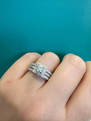 sparkly-18k-square-halo-with-round-brilliant-cut-canadian-bridal-set-diamond-engagement-engagement-gold-engagement-rings-vancouver-fame-diamonds