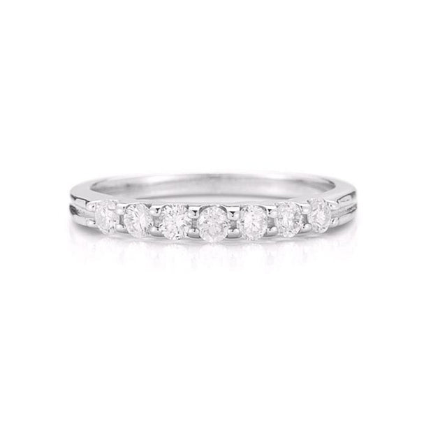 14k-white-gold-0-25-ctw-round-diamond-wedding-band-famediamonds
