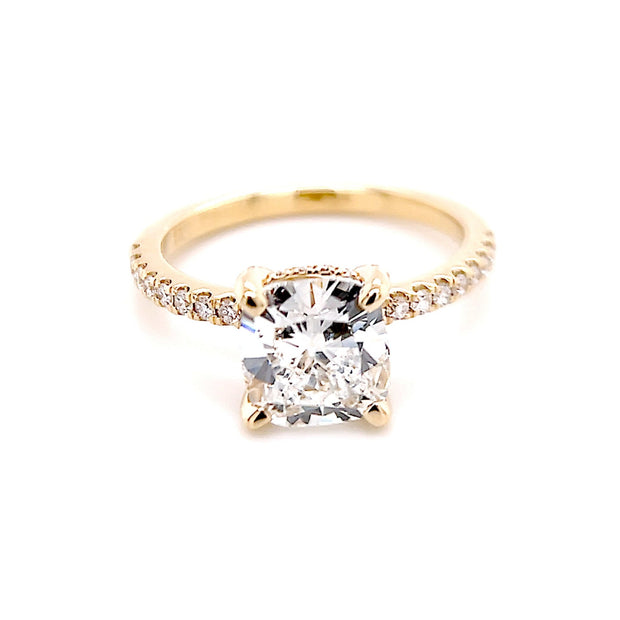     2.00ct-cushion-cut-IGI-certified-lab-grown-diamond-solitaire-side-diamond-engagement-ring-fame-diamonds