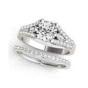 Split Shank Catheral Solitaire Round Brilliant Cut Diamond Engagement Ring(  0.76 CTW)