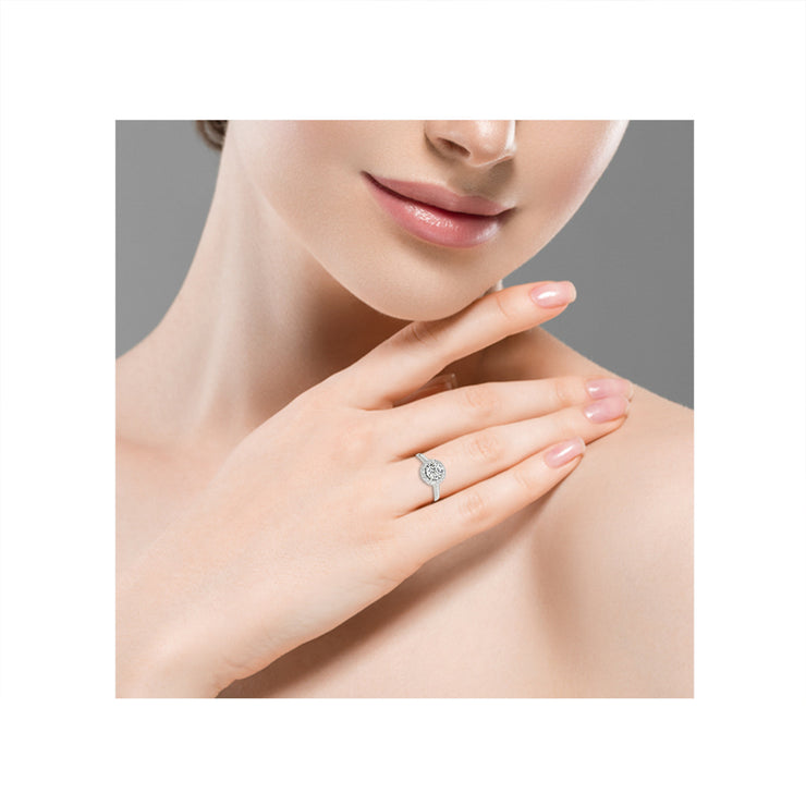 Round Brilliant Cut Halo Diamond Engagement Ring with Side Diamonds(  0.72 CTW)