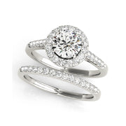 Round Brilliant Cut Halo Diamond Engagement Ring with Side Diamonds(  0.72 CTW)