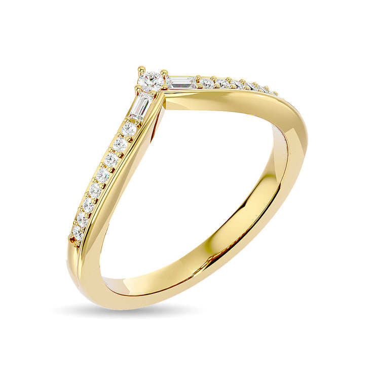 10kt-yellow-gold-round-brilliant-emerald-diamond-chevron-band-fame-diamonds