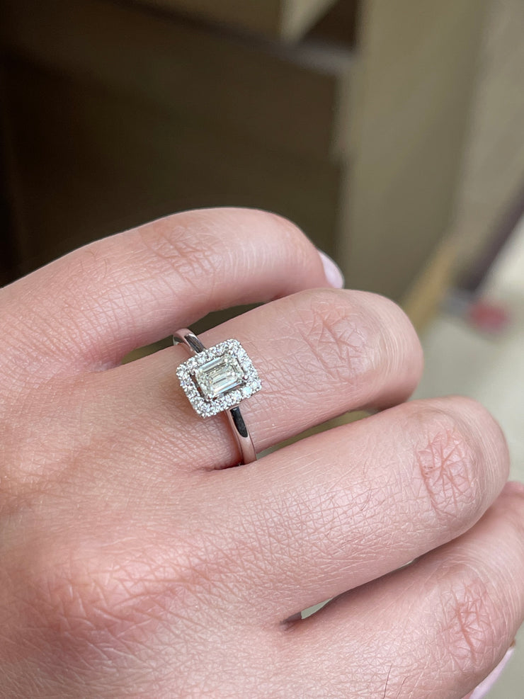 0.60ctw-emerald-halo-plain-shank-white-gold-diamond-engagement-ring-fame-diamonds