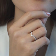 cr-r0c388-14k-white-gold-v-shape-bezel-set-canadian-diamond-wedding-band-famediamonds