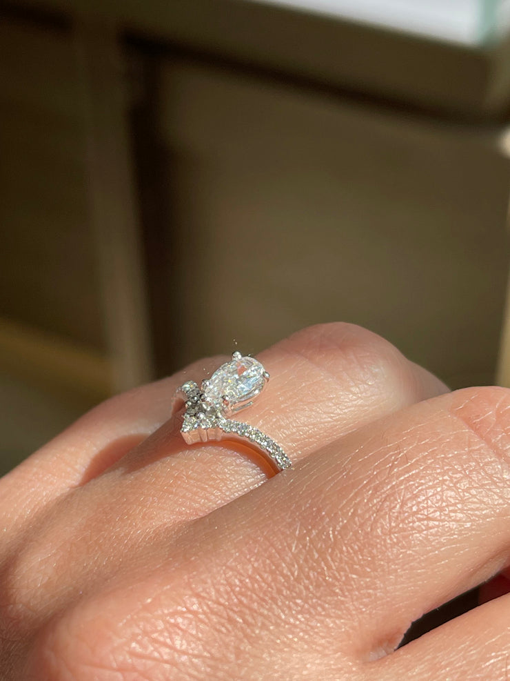 18k-fancy-pear-cut-solitaire-chevron-side-diamond-engagement-ring-fame-diamonds