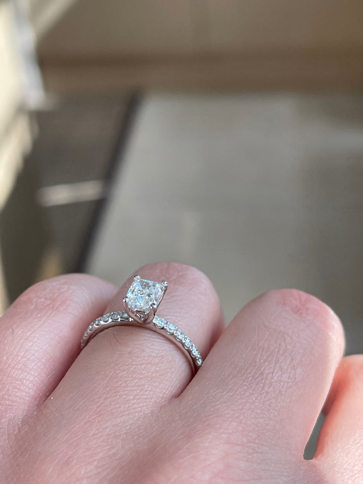 modern-1.25ctw-cushion-cut-solitaire-side-diamond-enggement-ring-fame-diamonds