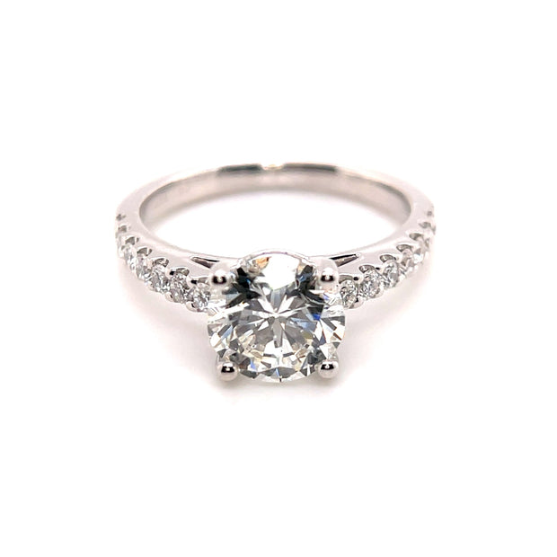 4-prongs-2-ct-round-brilliant-cut-diamond-side-diamond-engagement-ring-fame-diamonds