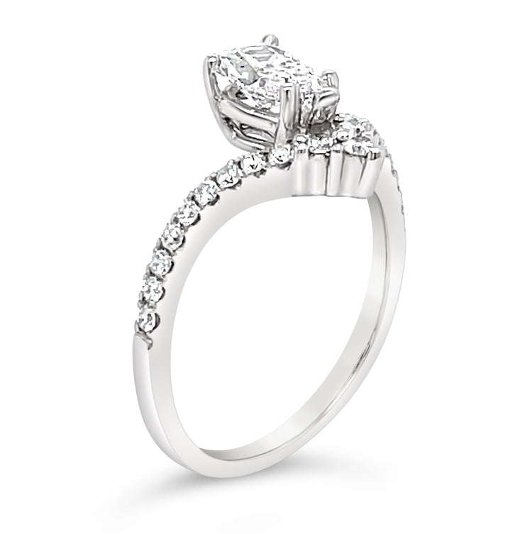 fancy-pear-cut-solitaire-chevron-side-diamond-engagement-ring-fame-diamonds
