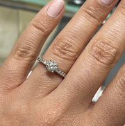 Round Brilliant 4-Prong Basket-Set Side-Diamond Engagement Ring