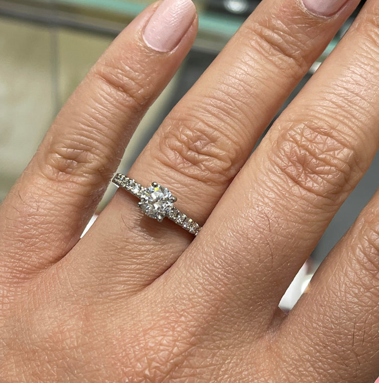 Round Brilliant 4-Prong Basket-Set Side-Diamond Engagement Ring